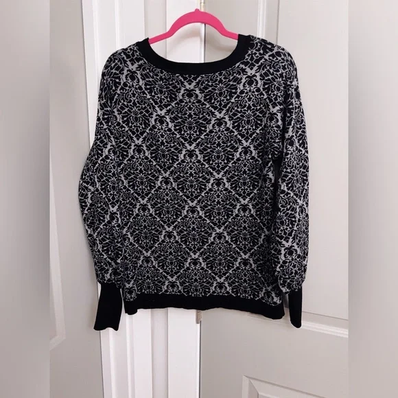 New York & Company Black & Gray Damask Knit Pullover Sweater Size Medium - Picture 4 of 4